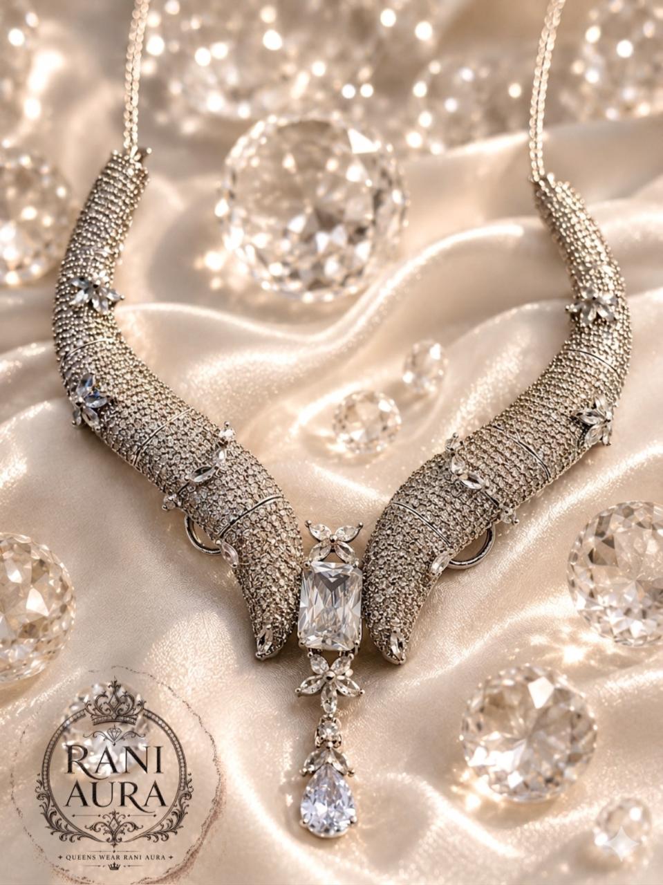 ROYAL BLOOM NECKLACE