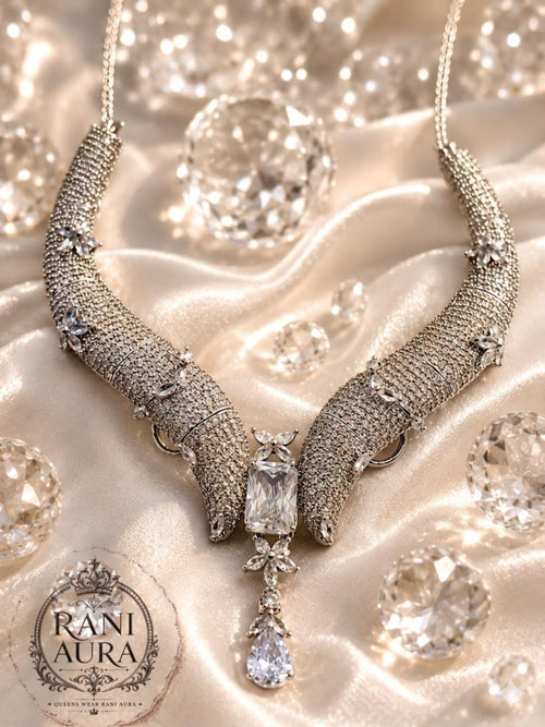 ROYAL BLOOM NECKLACE